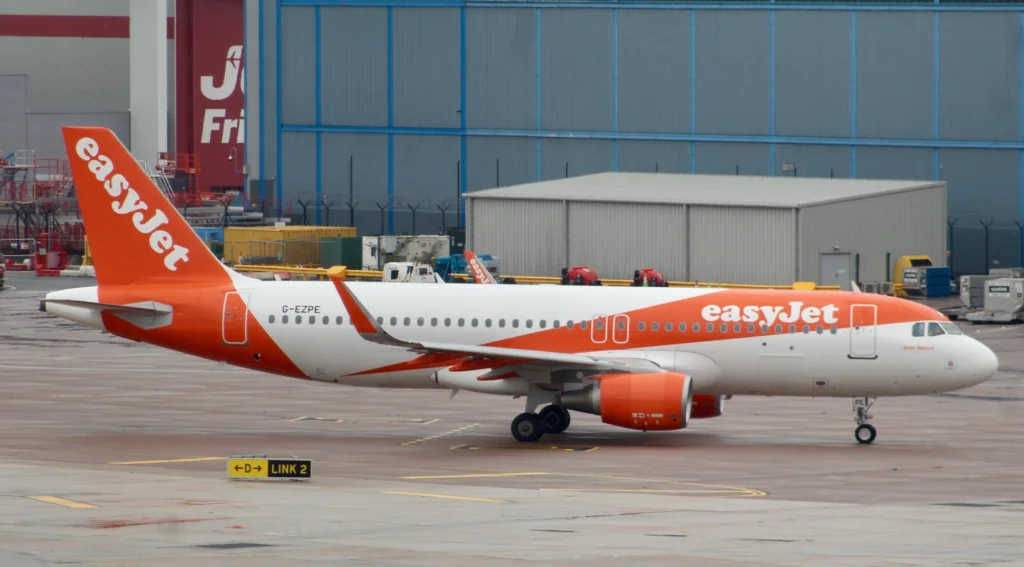 G-EZPE A320 easyJet