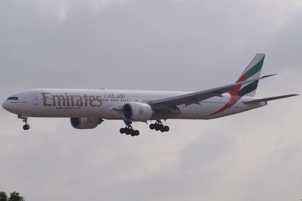 A6-ENU B77W Emirates