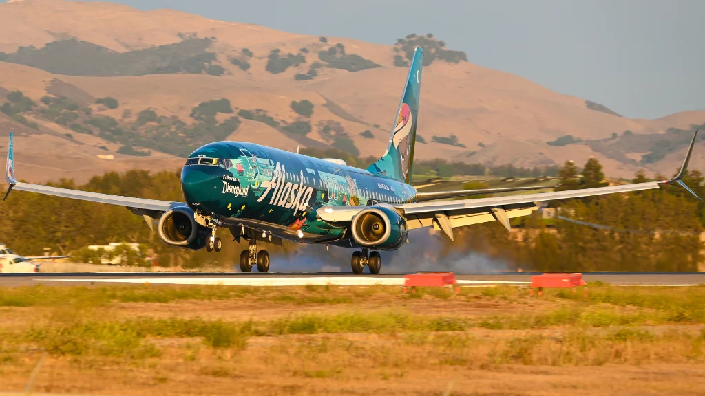 N596AS B738 Alaska Airlines