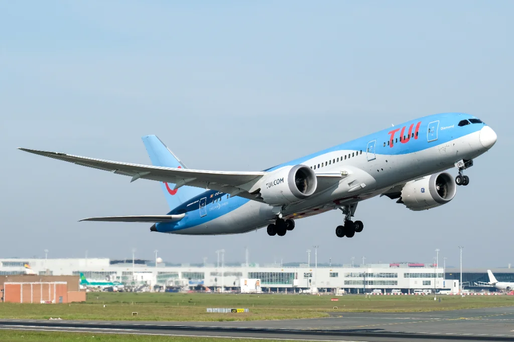 OO-JDL B788 TUI fly Belgium