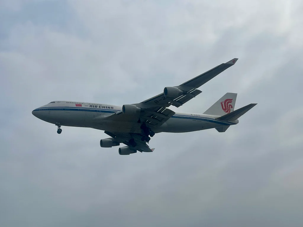 B2447 B744 CA