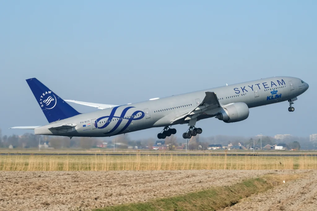 PH-BVD B77W KLM