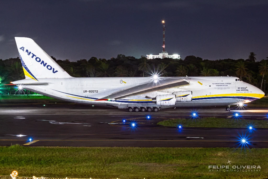 UR-82072