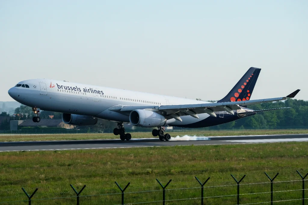 OO-SFE A333 Brussels Airlines