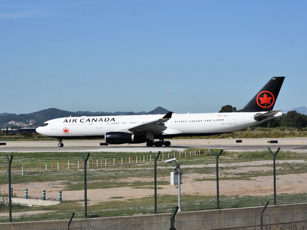 C-GKUG A333 Air Canada