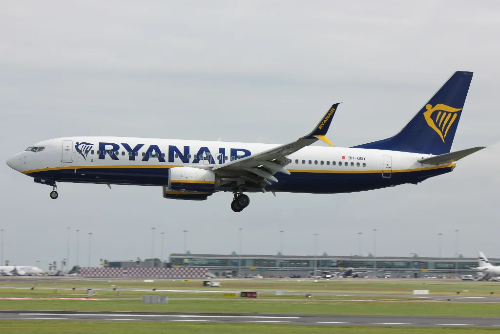 9H-QBY B738 Ryanair