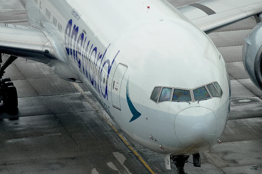 B-KQN B77W Cathay Pacific