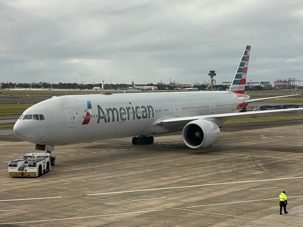 N725AN B77W American Airlines