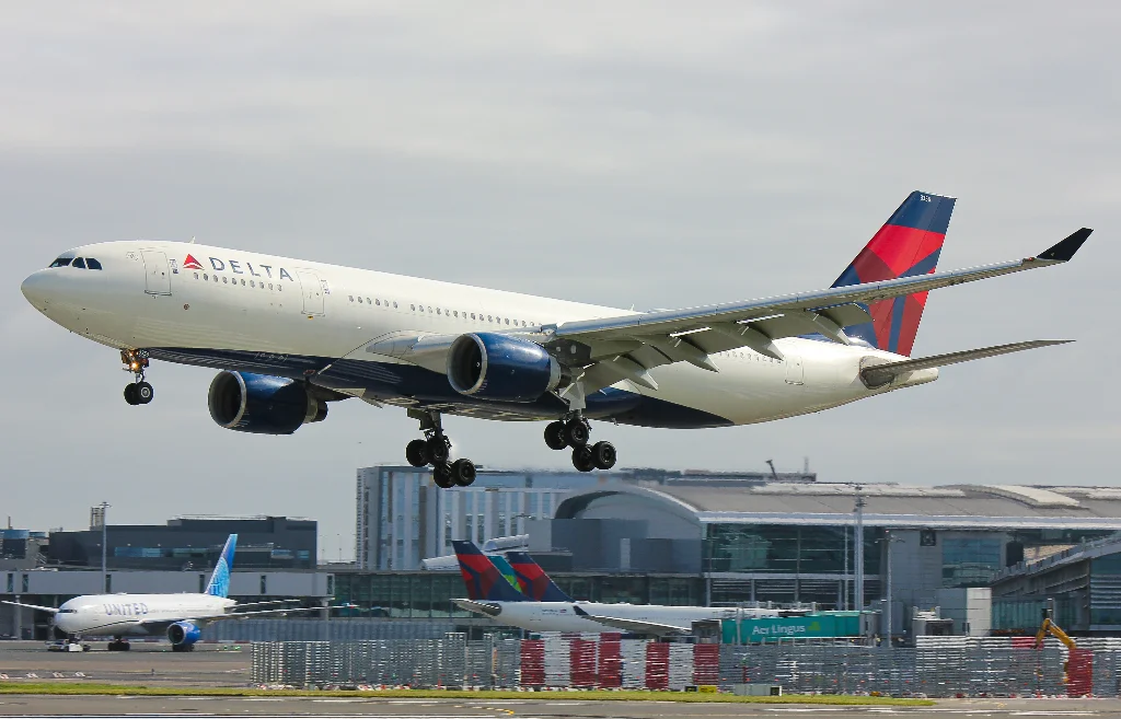 N854NW A332 Delta Air Lines