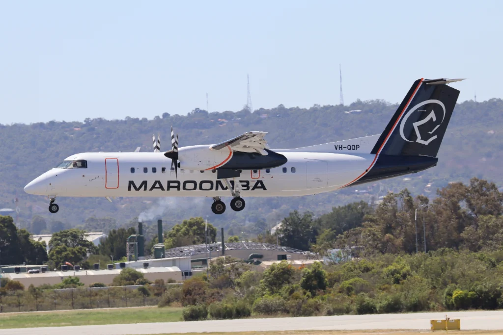 VH-QQP DH8C Maroomba Airlines