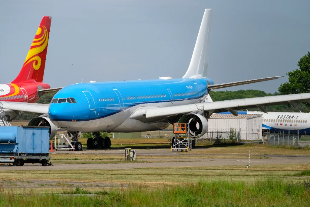 PH-AOM A332 KLM