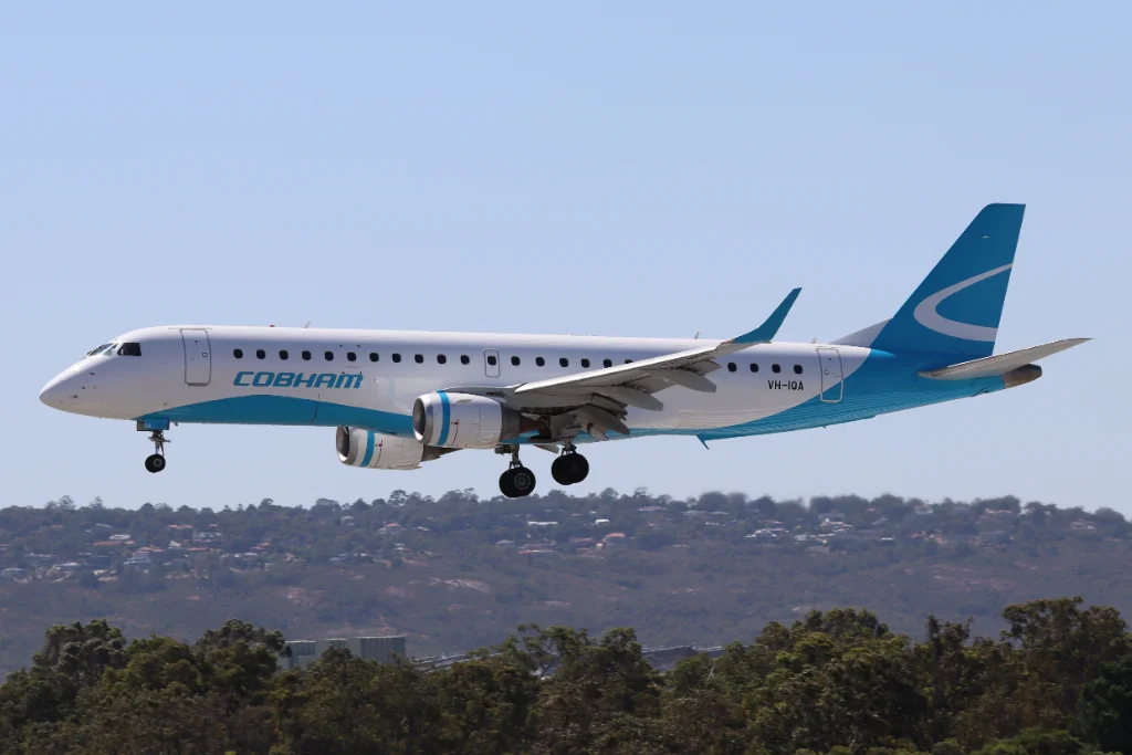 VH-IQA E190 JTE