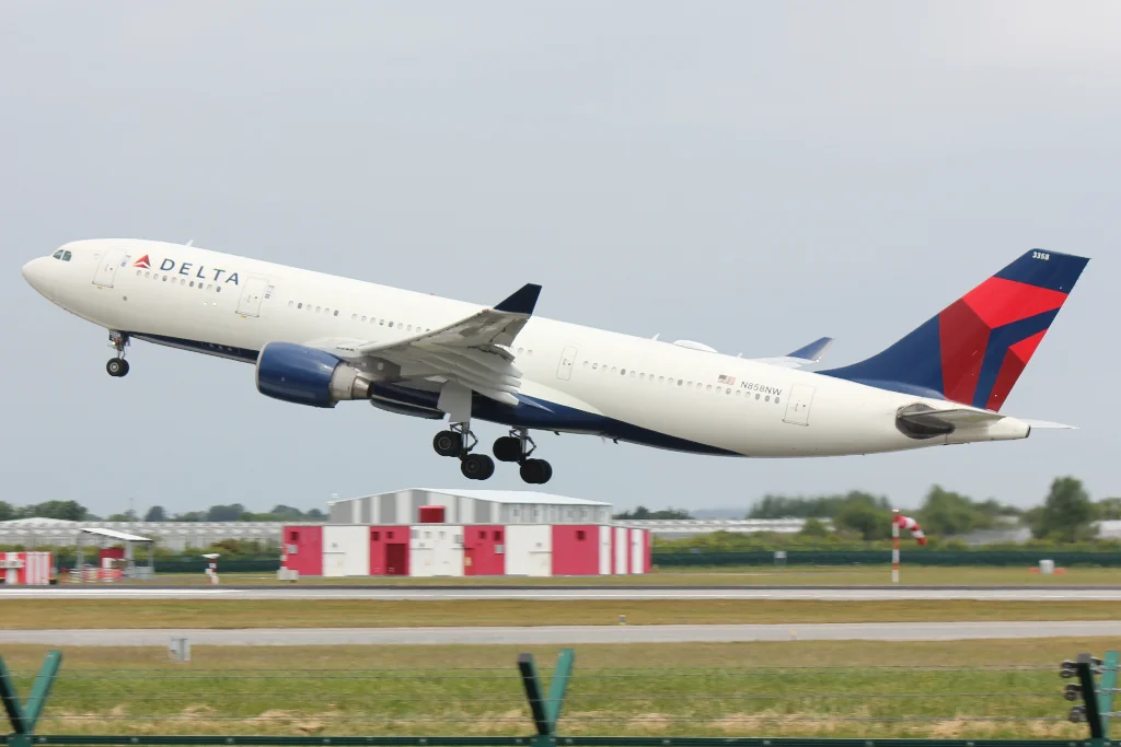 N858NW A332 Delta Air Lines