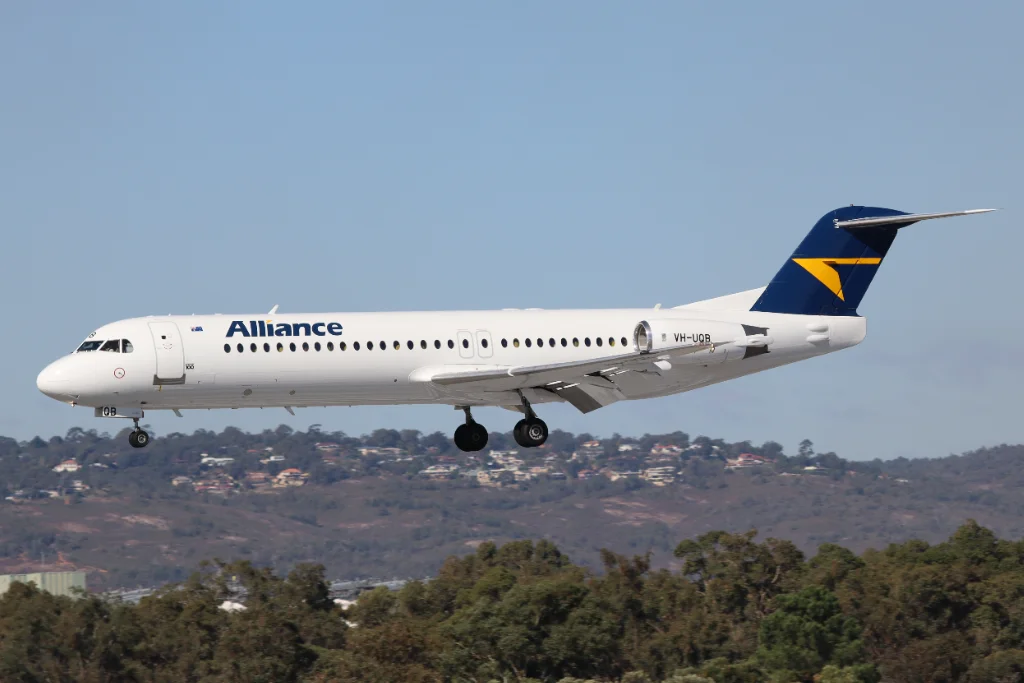 VH-UQB F100 UTY