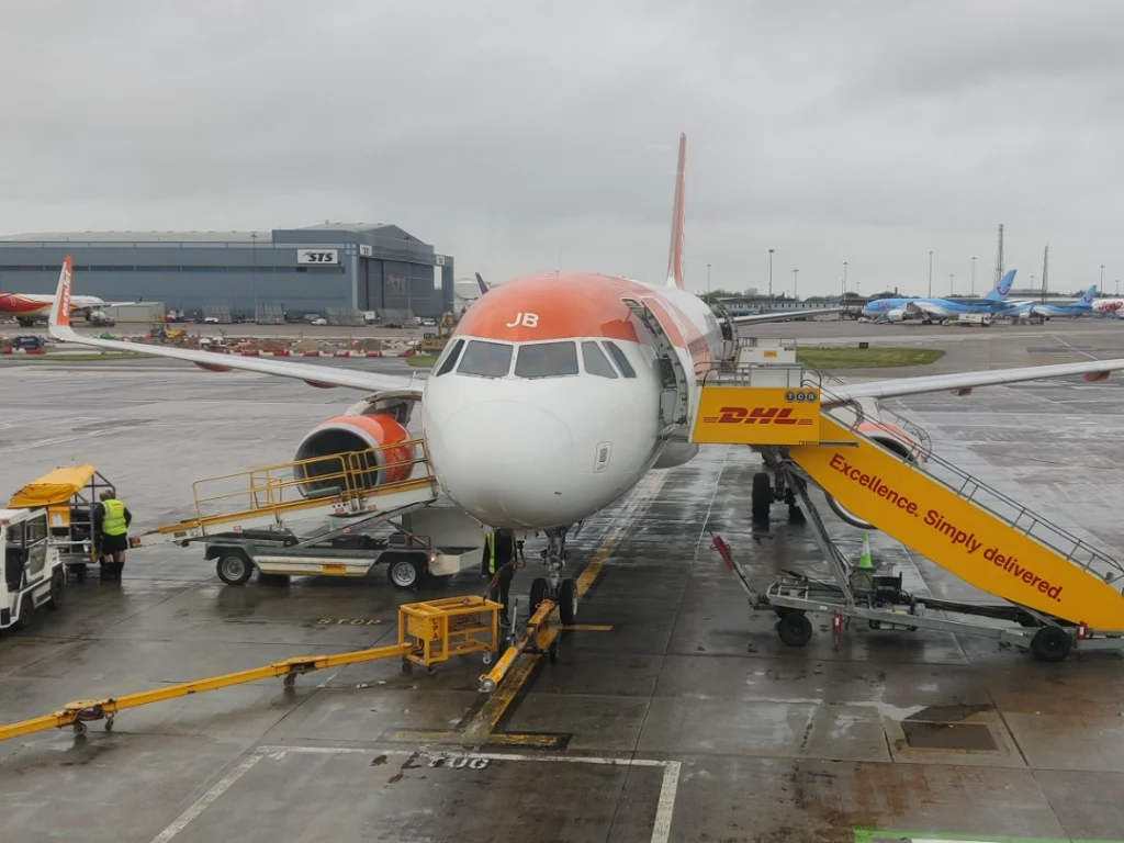 OE-IJB A320 easyJet