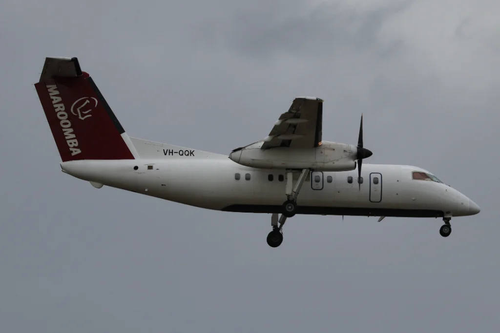 VH-QQK DH8A Maroomba Airlines
